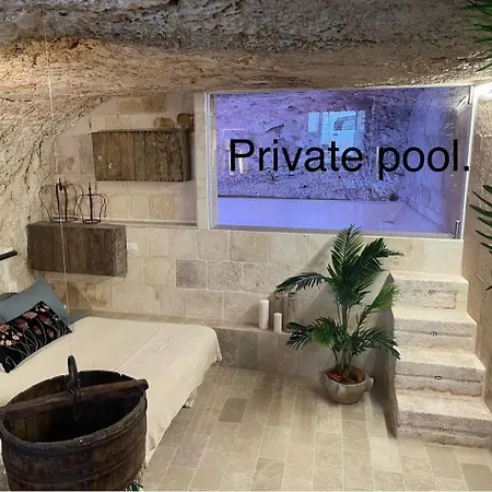 Apartment Cave With Private Pool In Center Ostuni