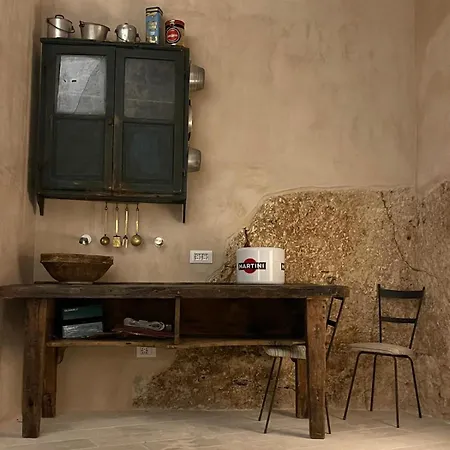 Cave With Private Pool In Center Ostuni