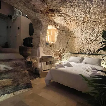 Cave With Private Pool In Center Apartment *