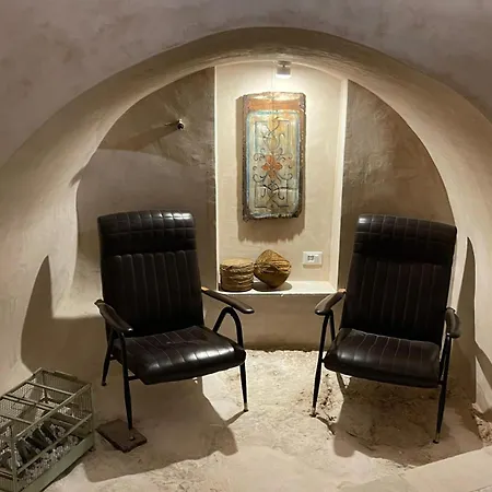 Cave With Private Pool In Center Ostuni